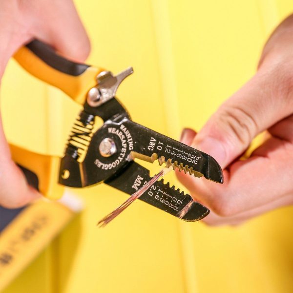 Deli Tools EDL2607 Wire Stripper with 0.6-2.6mm Black and Yellow Finish